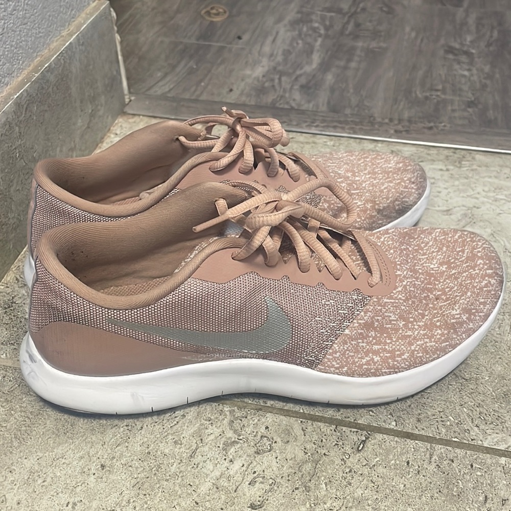 Women’s Nike size 10